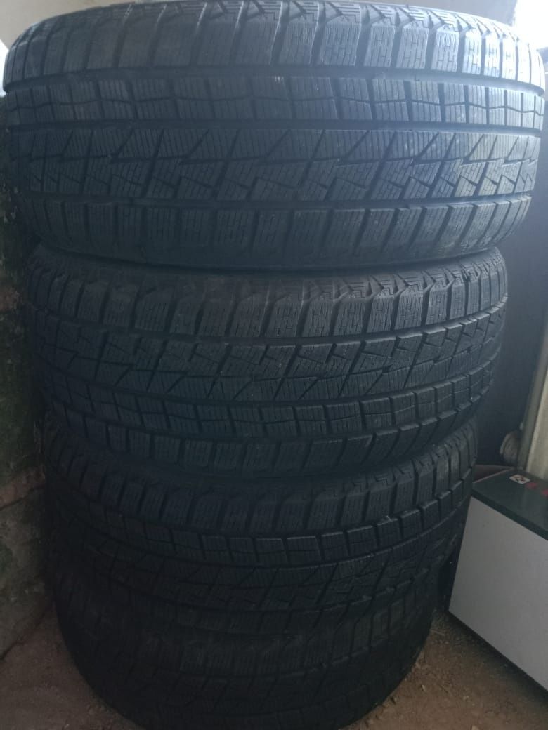 Шины зимние 21550R17