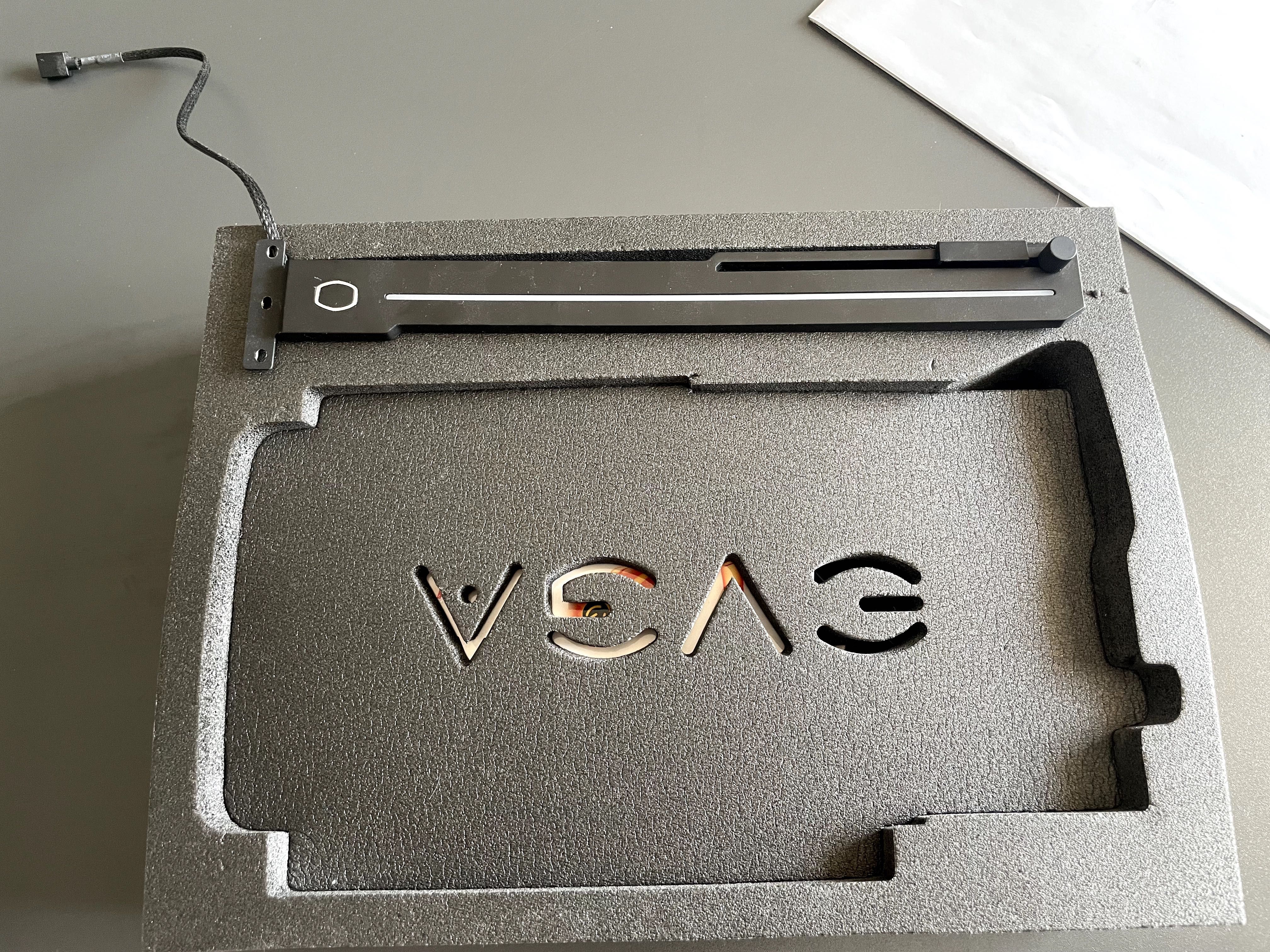 Геймърска видеокарта GEFORCE GTX 1080TI EVGA FTW3 11GB Пълен комплект