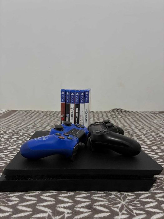 vand ps4 slim 1tb cu 2 manete