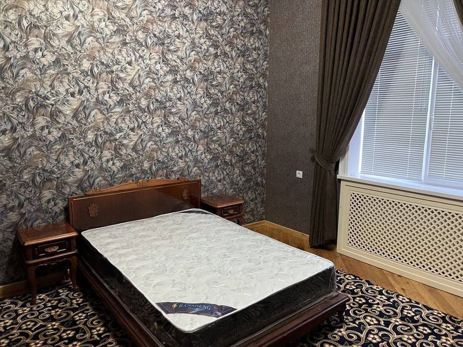 Tinchlik metro yonida 3-4 minutlik yo'l