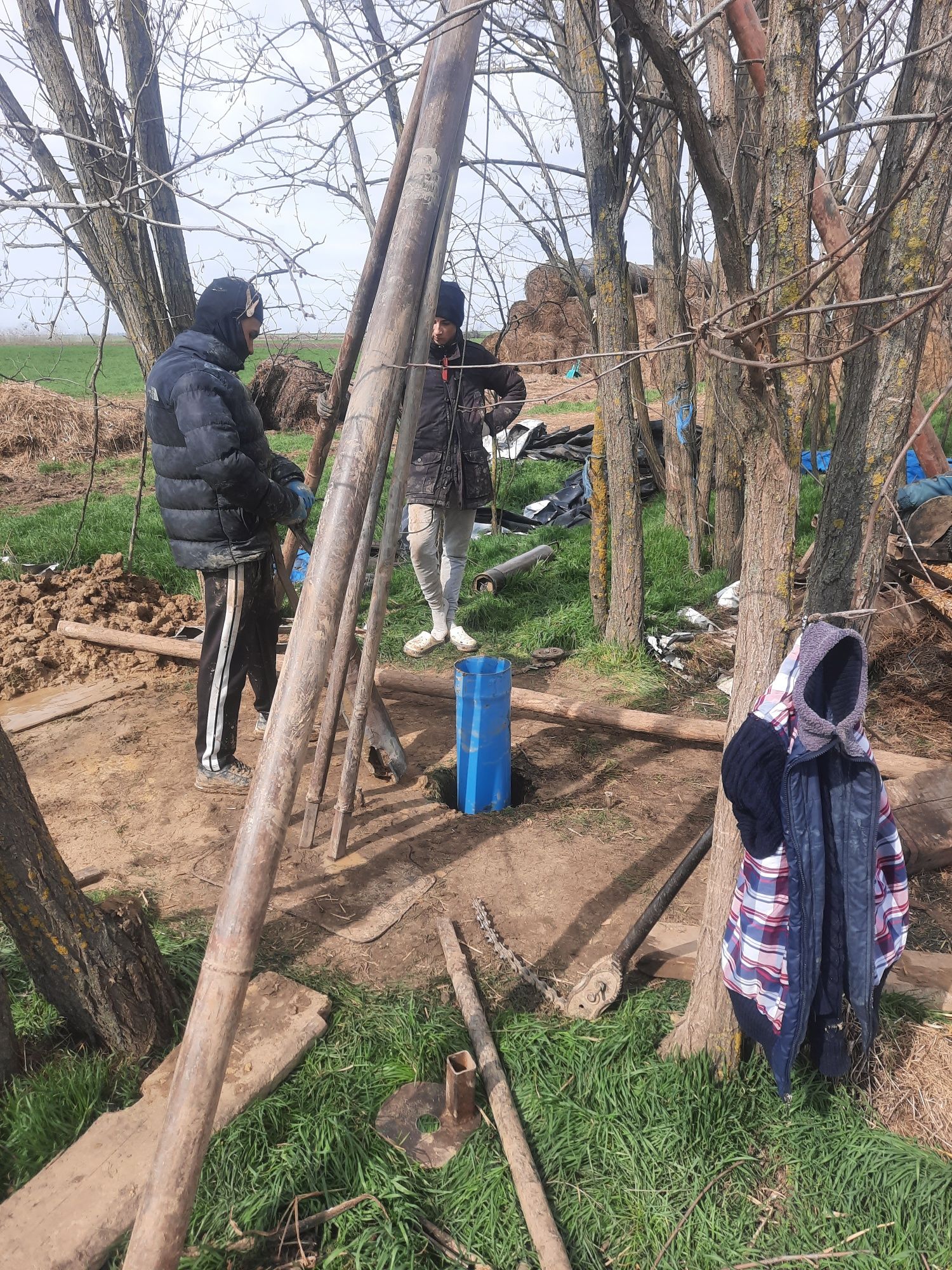 Foraje puțuri apa prelungiri denisipări și piloni .