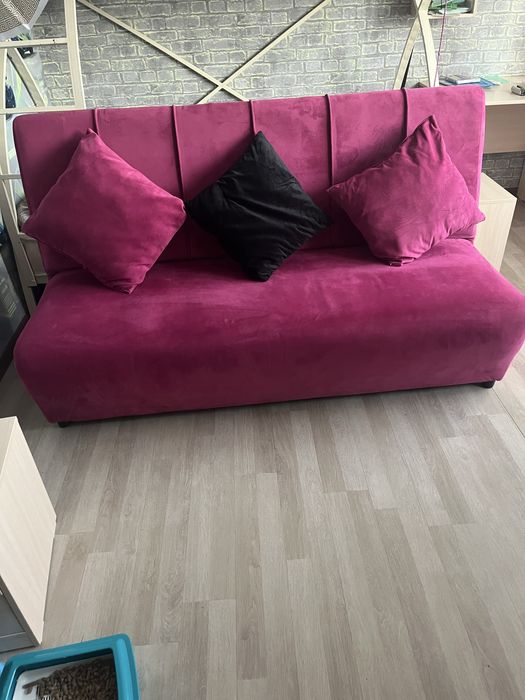 Диваны 170 см + 3 подушки  ( 6 шт диванов в наличии)