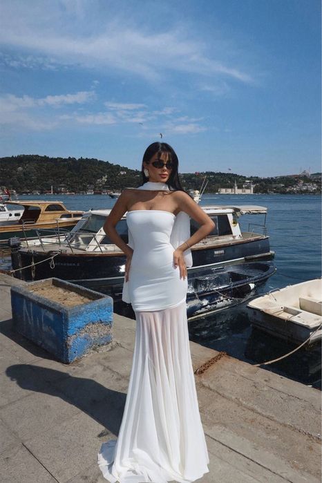 Белое Платье со шлейфом