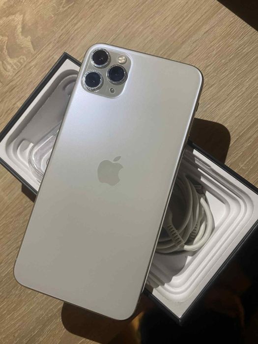 Se vinde urgent ! Iphone 11 pro max 64 GB , 84% viata bateriei