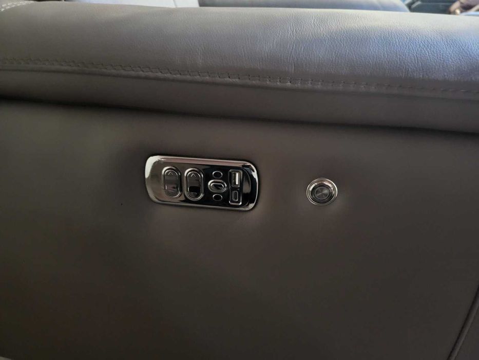 Кафяв кожен фотьойл с ел релакс механизъм и подгряваща функция