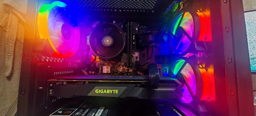 Продавам Гейм РС Ryzen 5 5500/16Gb/512Gb SSD+1TB HDD/ 1660 Super/Гаран