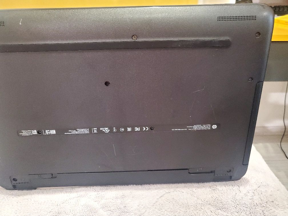 Лап топ hp бял р
