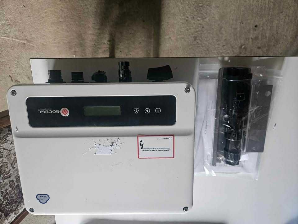 Invertor Goodwe GW700-XS