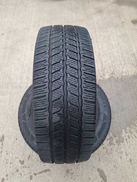 4бр. зимни гуми 235/65/16C Continental и Lassa