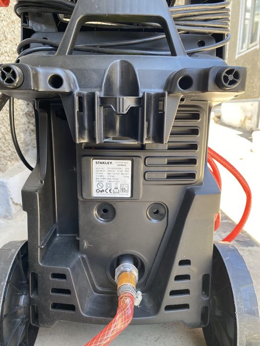 Pompă pentru spălat în stare perfectă de funcționare.