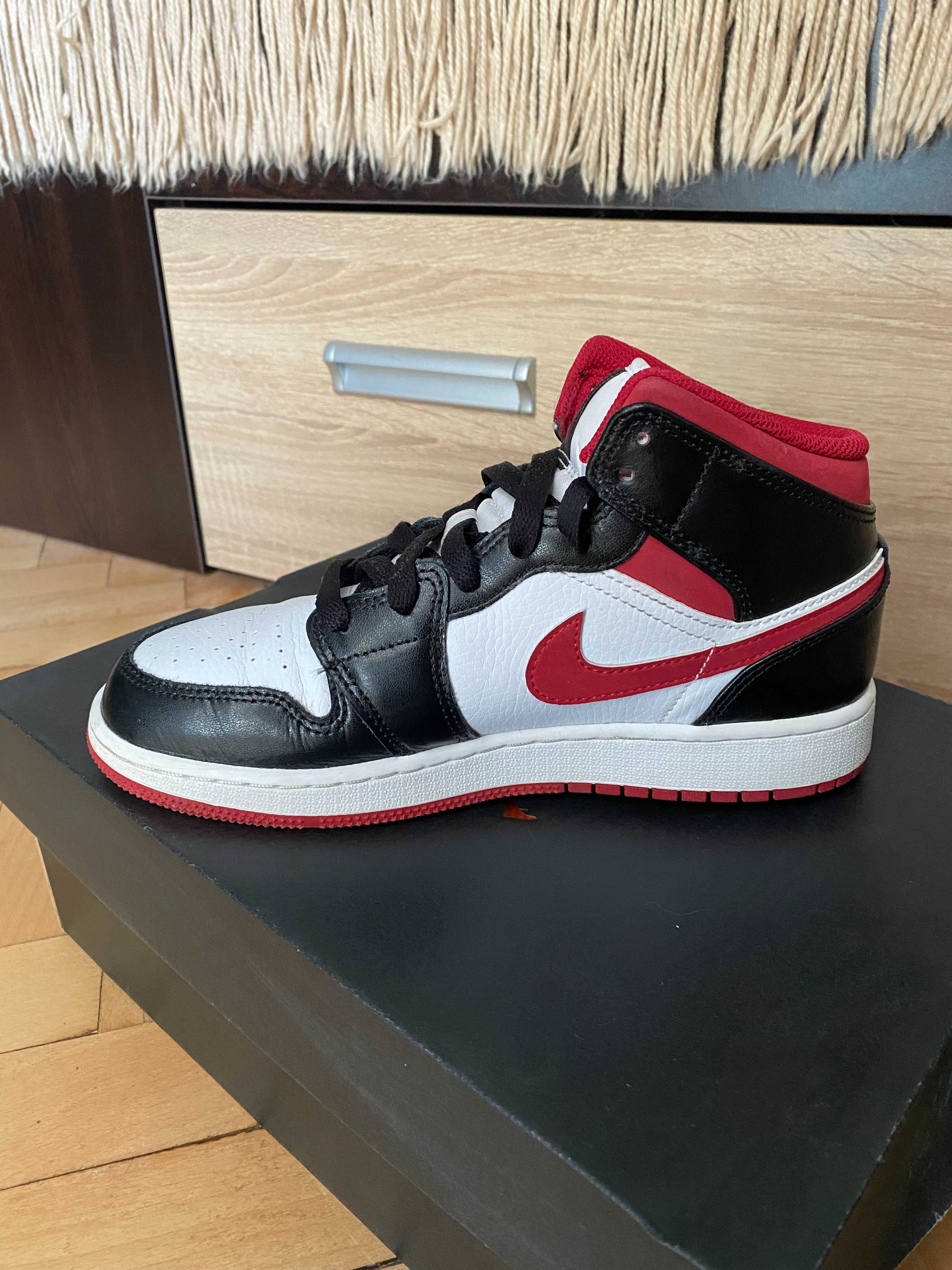 Jordan 1 Mid Gym Red Black White