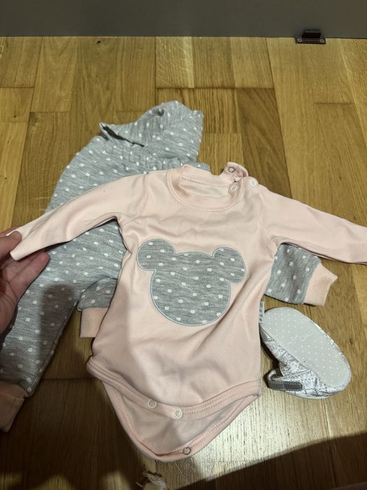 Продавам голяма чанта с детски дрехи