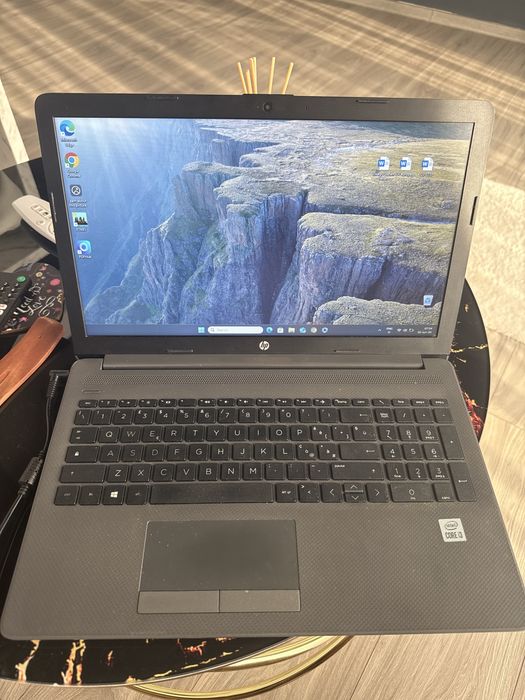 Laptop HP i3 core 8gb ram