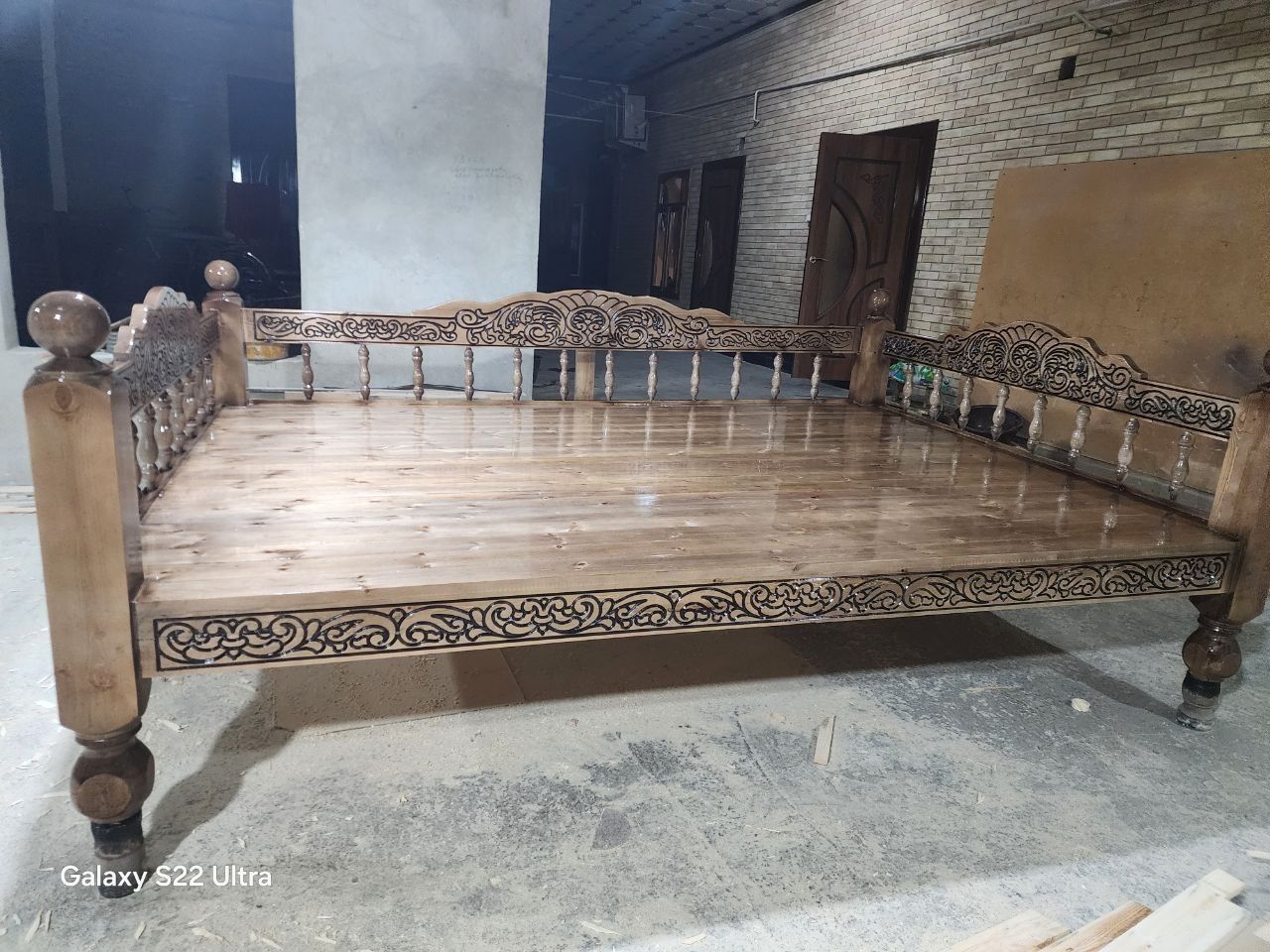 Kravat hamyonbob narxlarda. Istalgan razmerda tayyorlab beramiz.