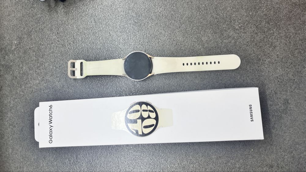 Продавам Samsung Galaxy Watch 6 и Galaxy Watch 5 Pro