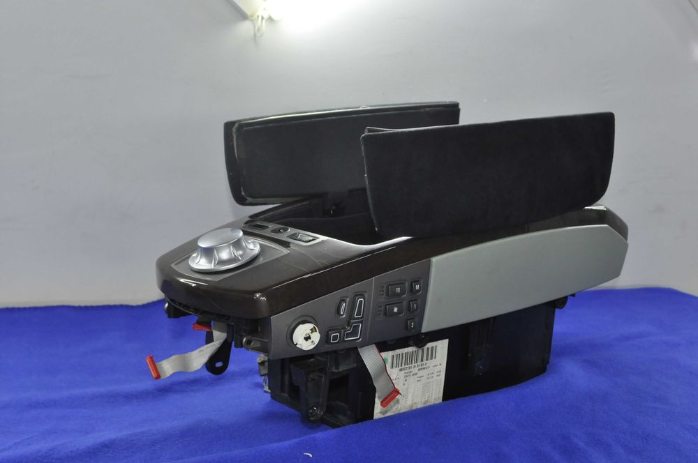 Консоль между сидениями тоннель подлокотник Bmw 745I  2002