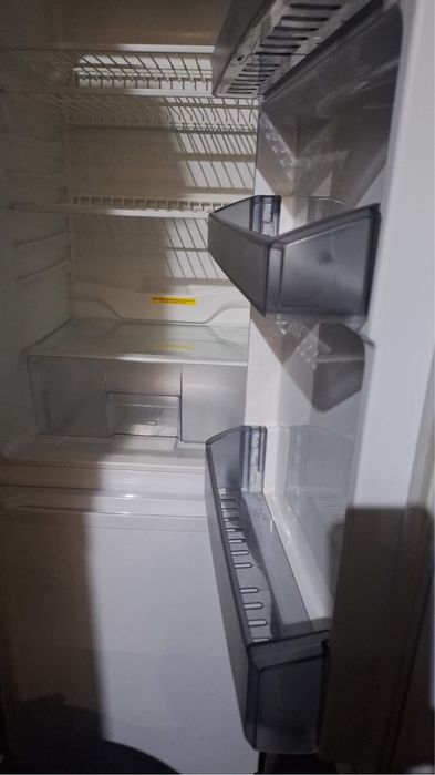 Frigider functionabil