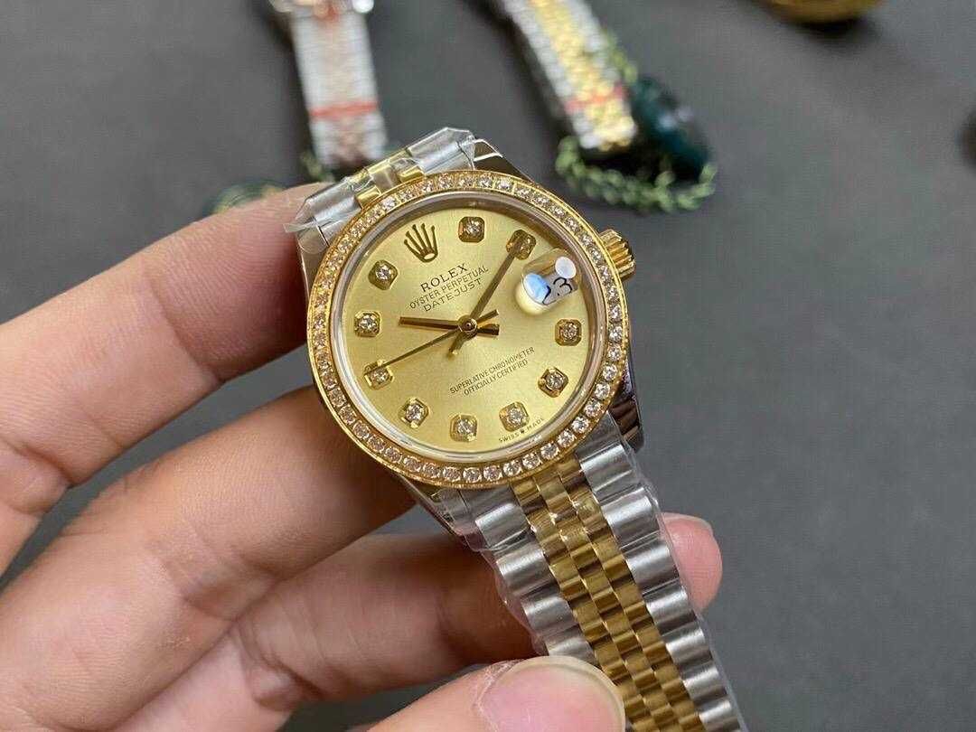 Дамски / Часовници 31mm сребро-злато / диамант базал