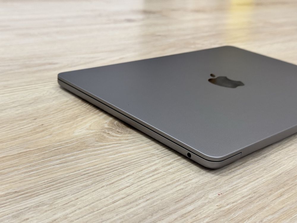 *512GB*Като Нов 13.6’Macbook Air M3 2024/8GB Ram/512GB SSD