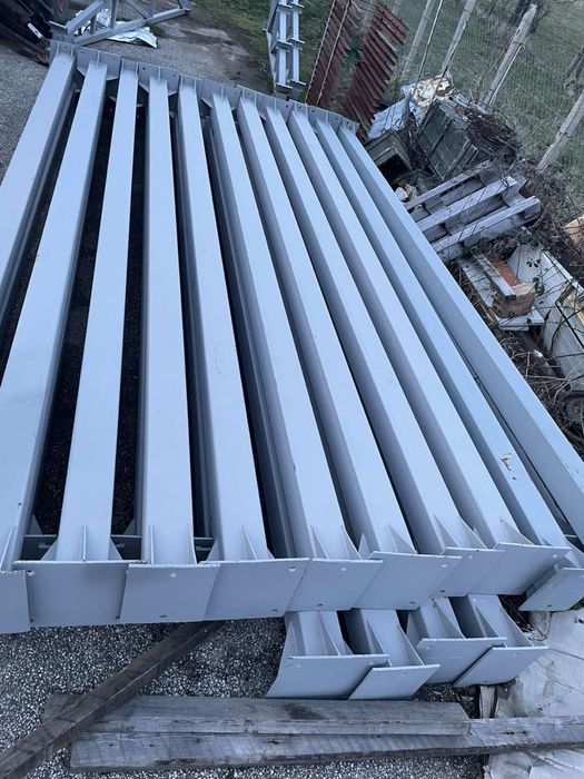 Продавам метално хале 9 широчина, 20 дължина, 4 височина.