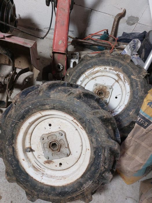 Vând freze și roti pentru motocultor