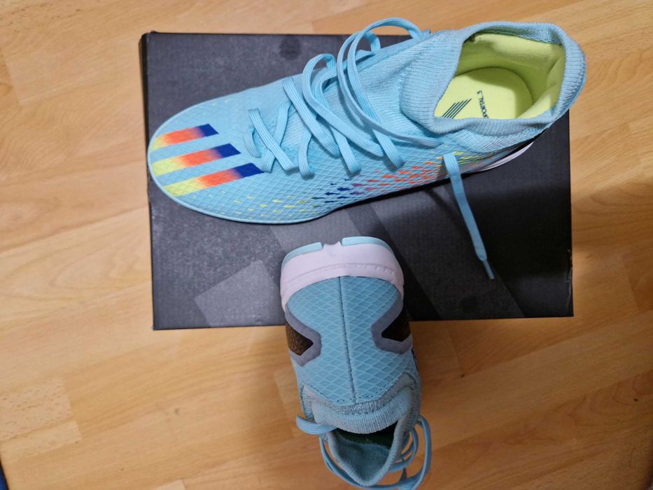 Adidasi fotbal marca Adidas, 41 1/3