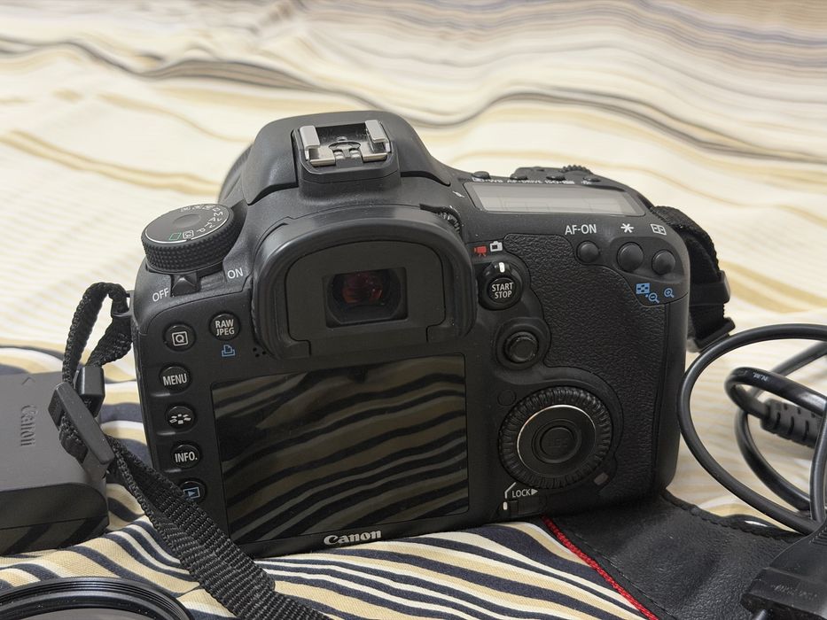 Продаётся фотоапарат Canon 7D
