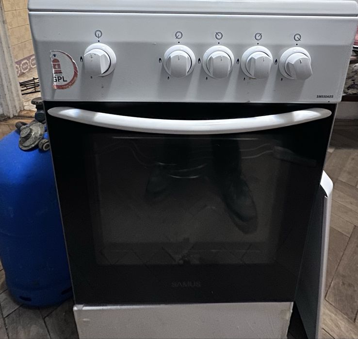 Frigider, aragaz si masina de spalat