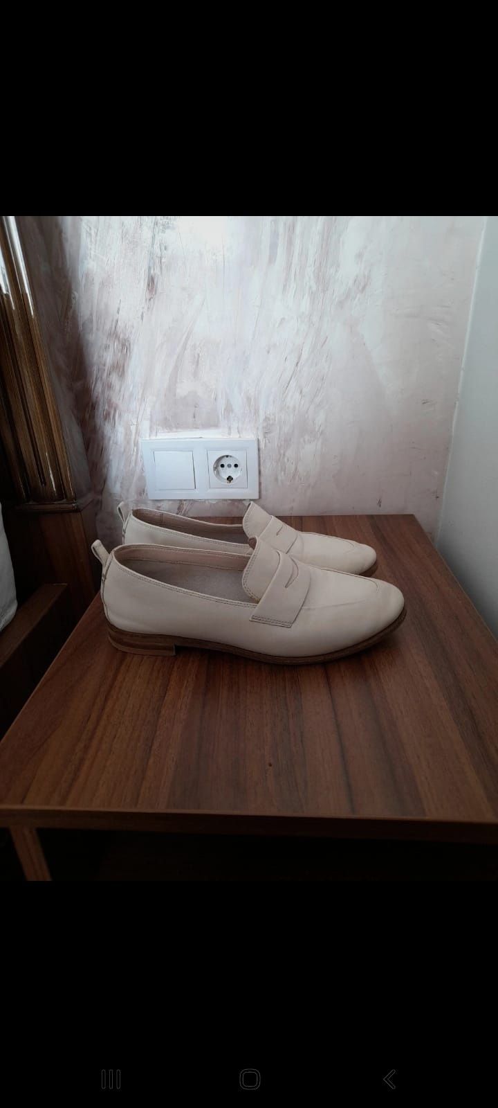 Pantofi Clarks ivory 37,5