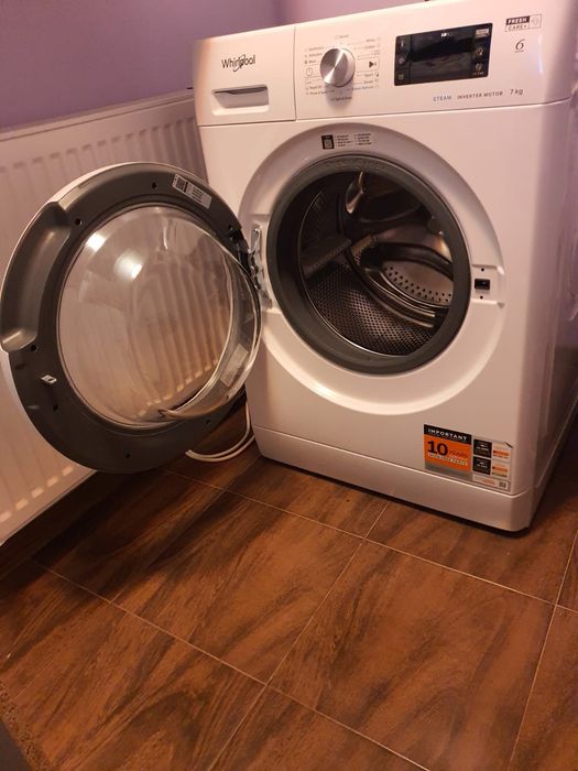 Vând mașină de spălat Whirlpool nouă