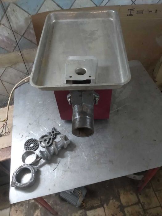 Мясорубка, Miyasarofka, гушт майдалагич МИМ 600. Чётки ишлайди.