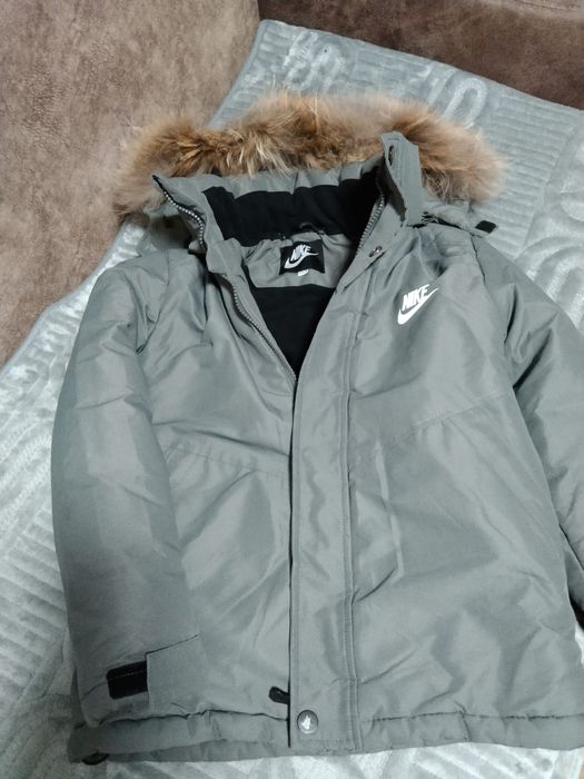 Продаю детский фирмы NIKE зимний костюм