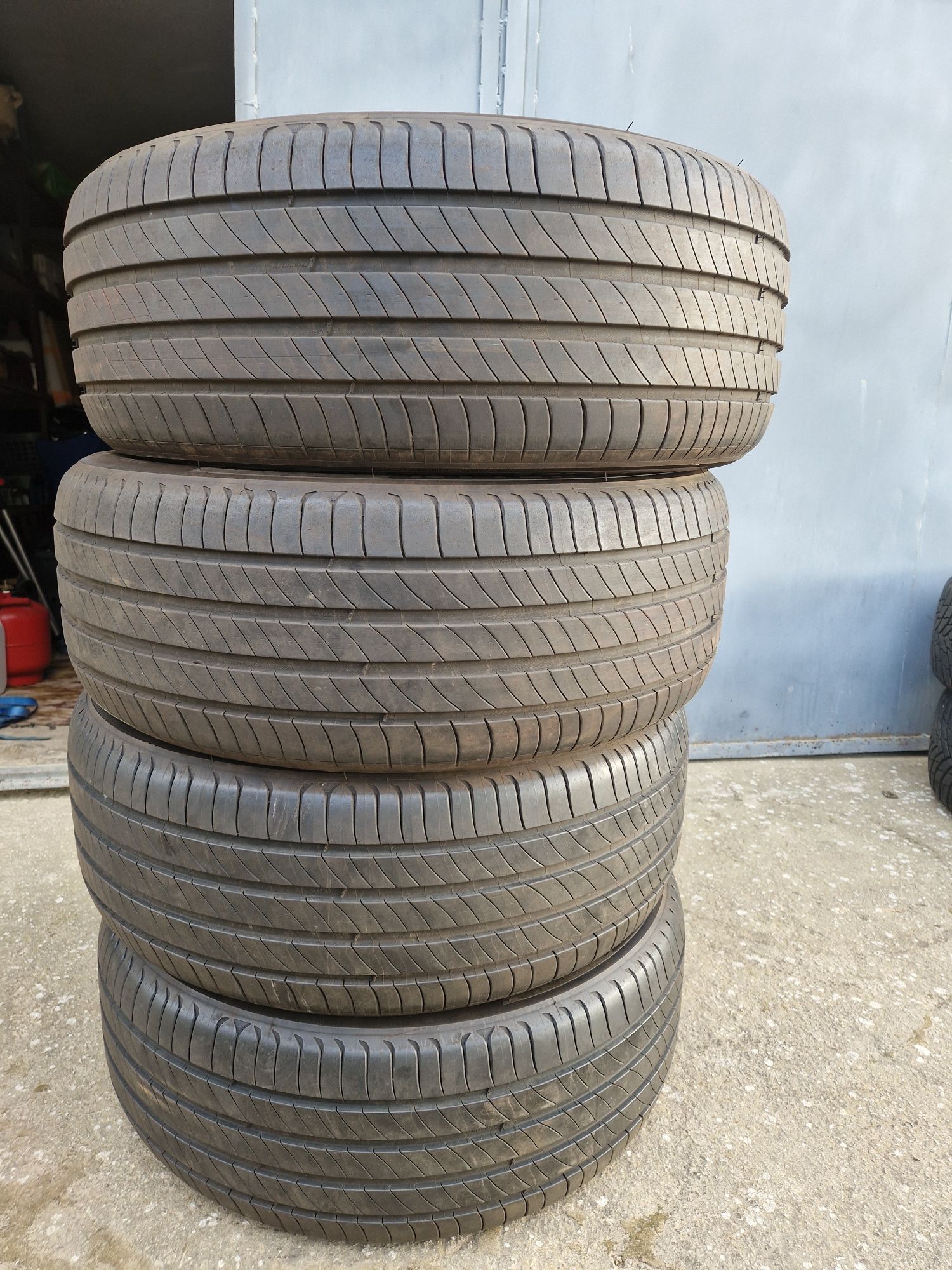 Летни Гуми 235/45r20 Michelin
