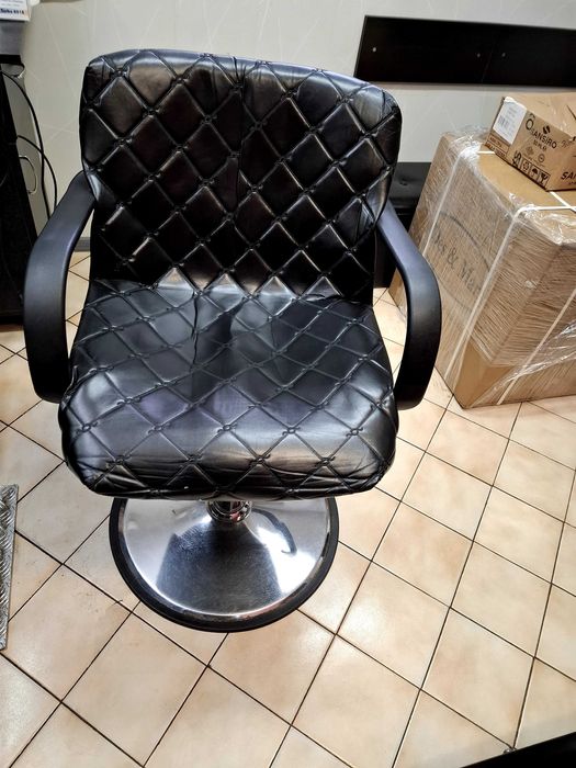 Фризьорски стол,150лв
