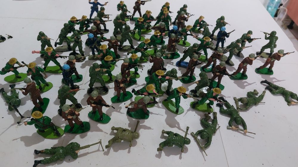 soldat soldați soldaței plastic