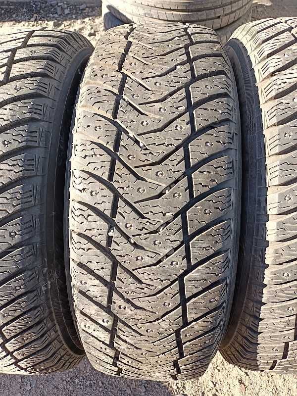 Шины 215/60 R16 - "Yokohama ice Guard IG65", шипованные.