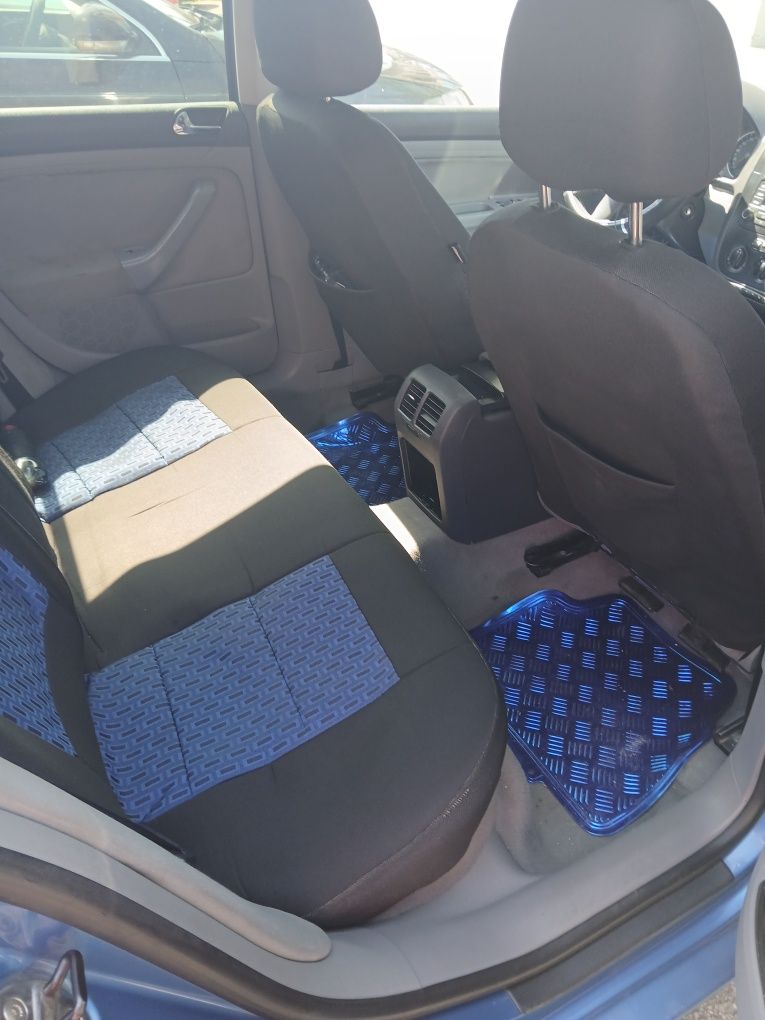Vând golf 5 1.9Tdi cu 105 cp cod motor BKC