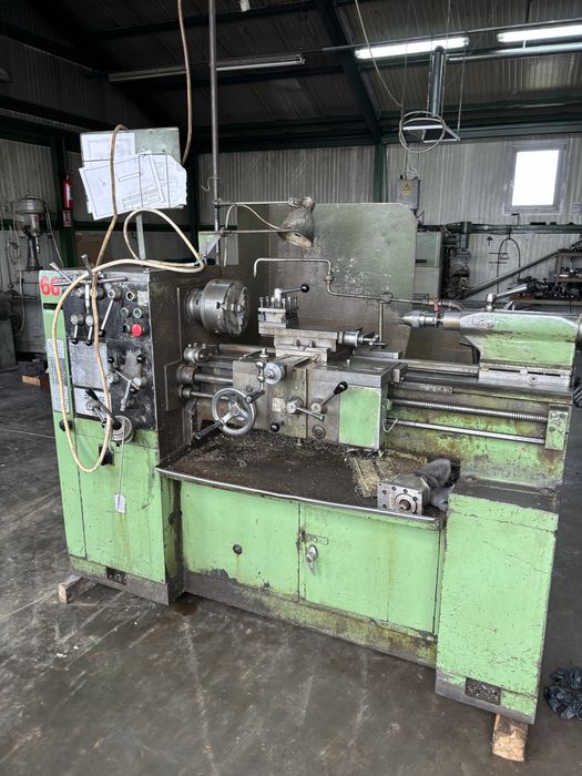 De vanzare strung pralalel marca TOS 200x750mm