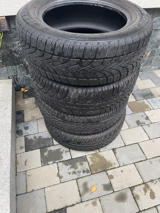 50 lei/buc Cauciucuri Iarna Semperit 215/60/16