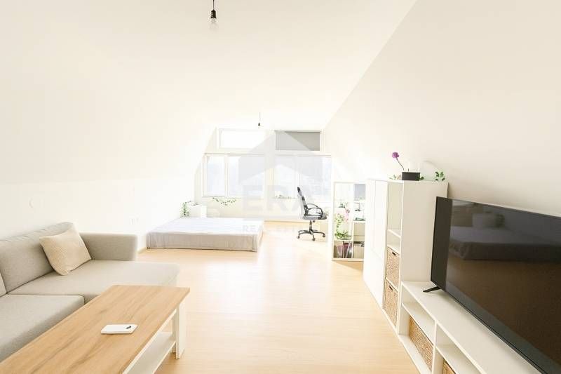 ЕРА Фаворит продава уникална дървена къща в Алпийски стил