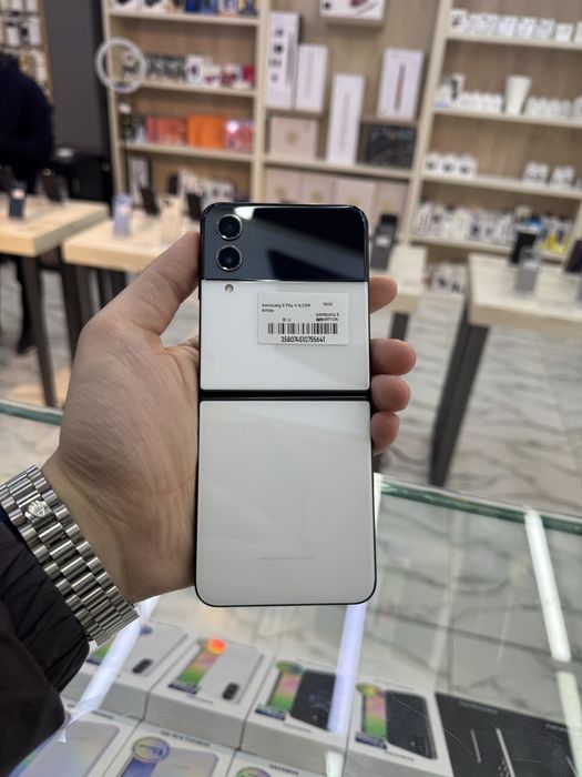 Samsung Z Flip 4   8/256GB