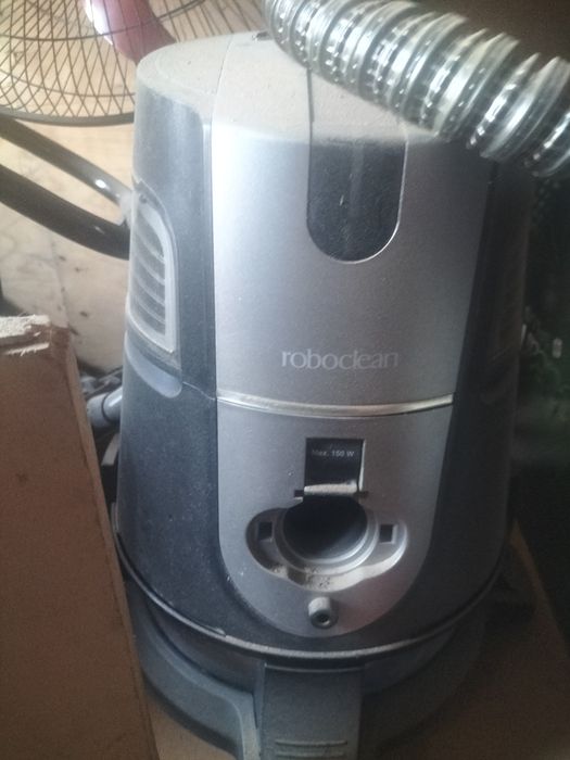 Продам пылесос робоклин