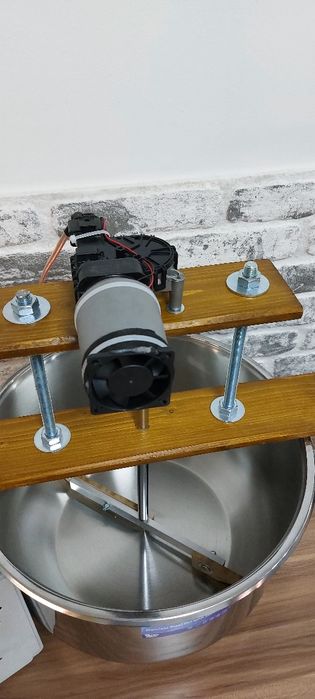 Amestecator automat cu oala de inox pentru zacusca, gemuri, ketchup et