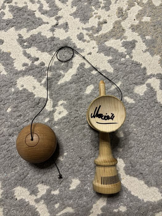 Kendama Sweets Broken Bones Natural semnata de Bisoi si Mocioiu