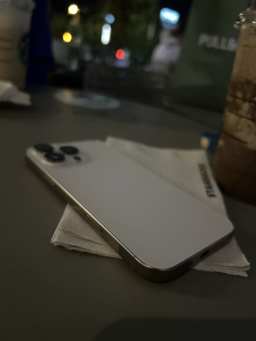 iPhone 16 Pro Max, 256, Desert Titanium înca în garanție