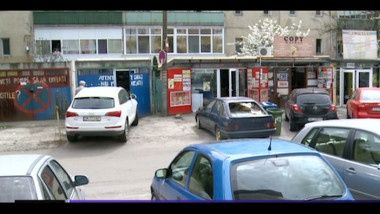 Închiriez garaj pentru centru de copiere (xerox)