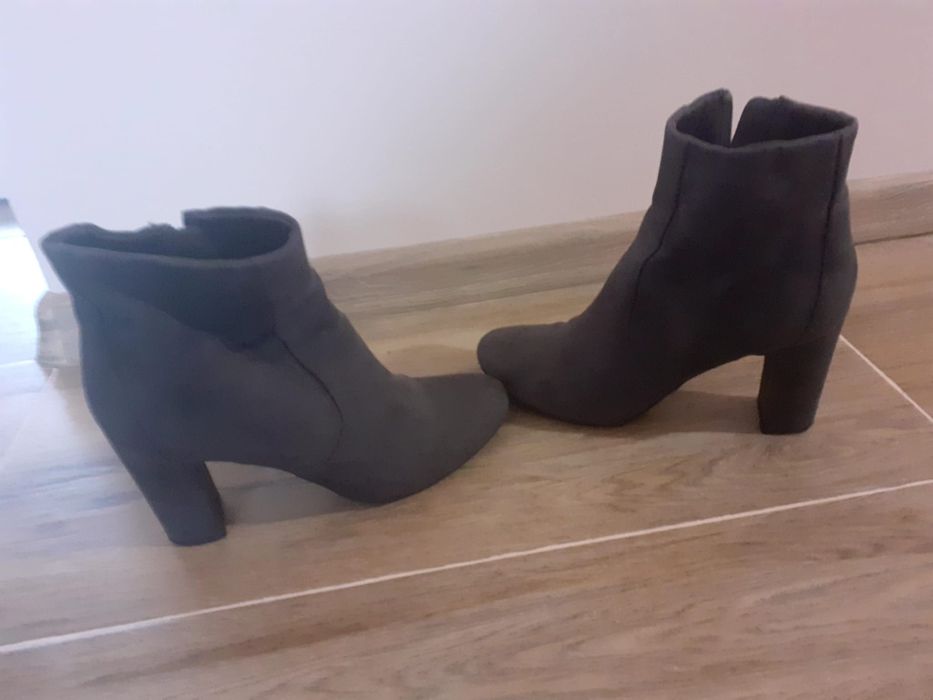 Botine/ghete  piele întoarsă nr 39