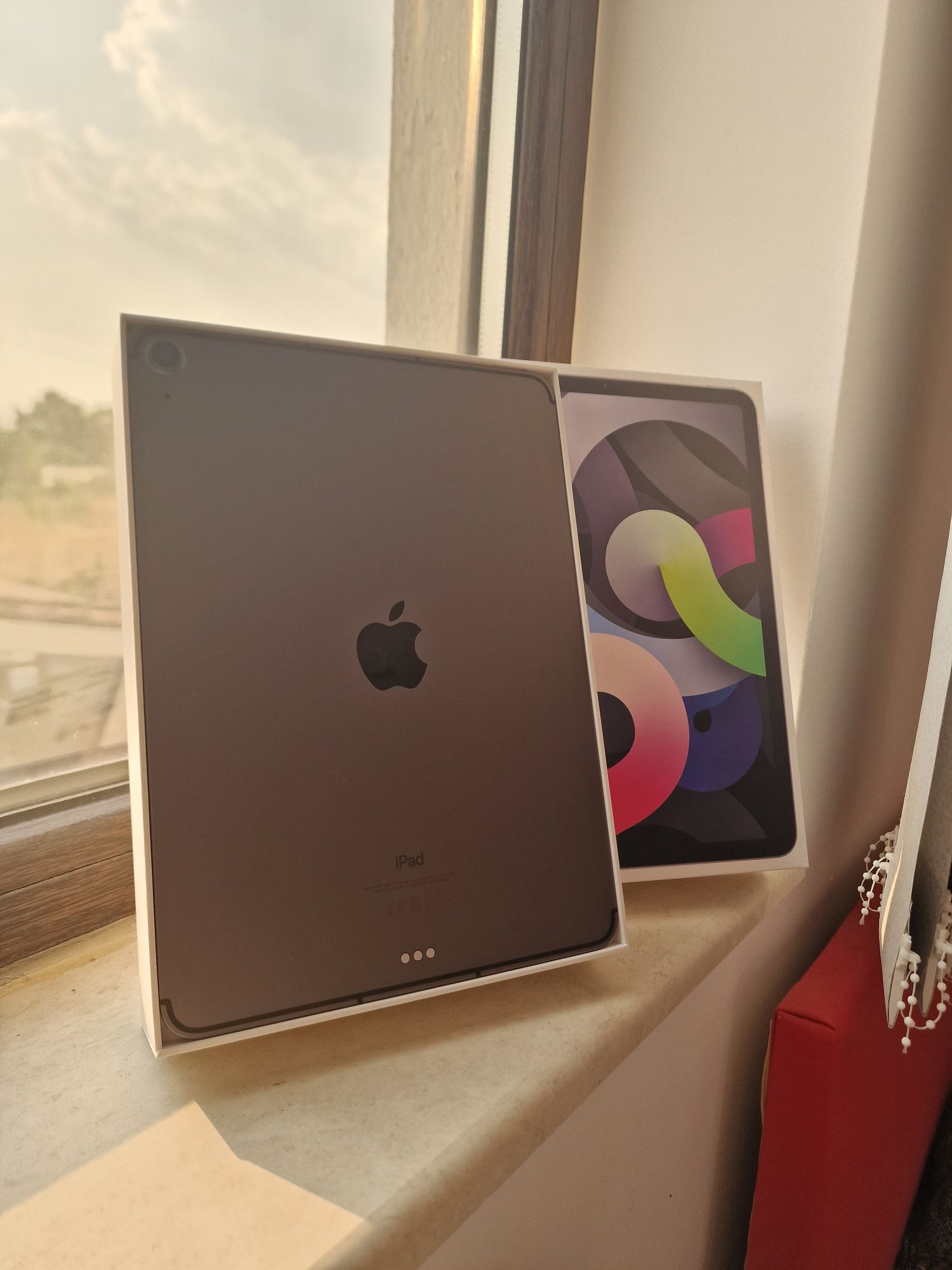 Ipad air 4 gray Wi-Fi на 6 месеца