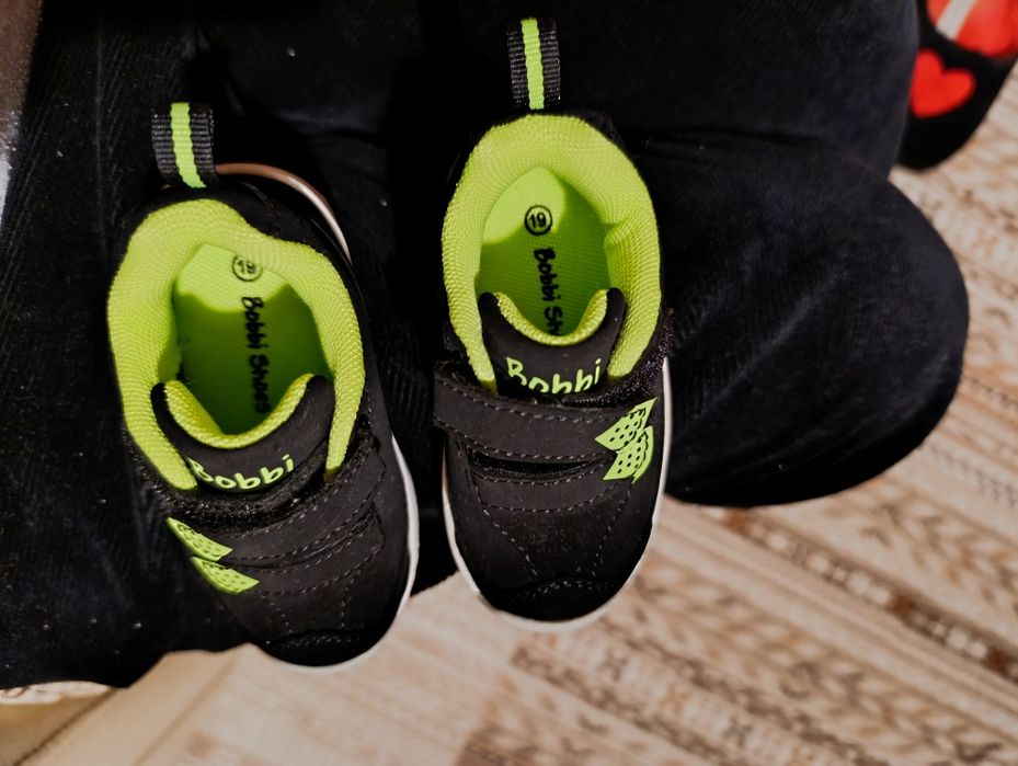 Incaltaminte sport baiat marimea 19