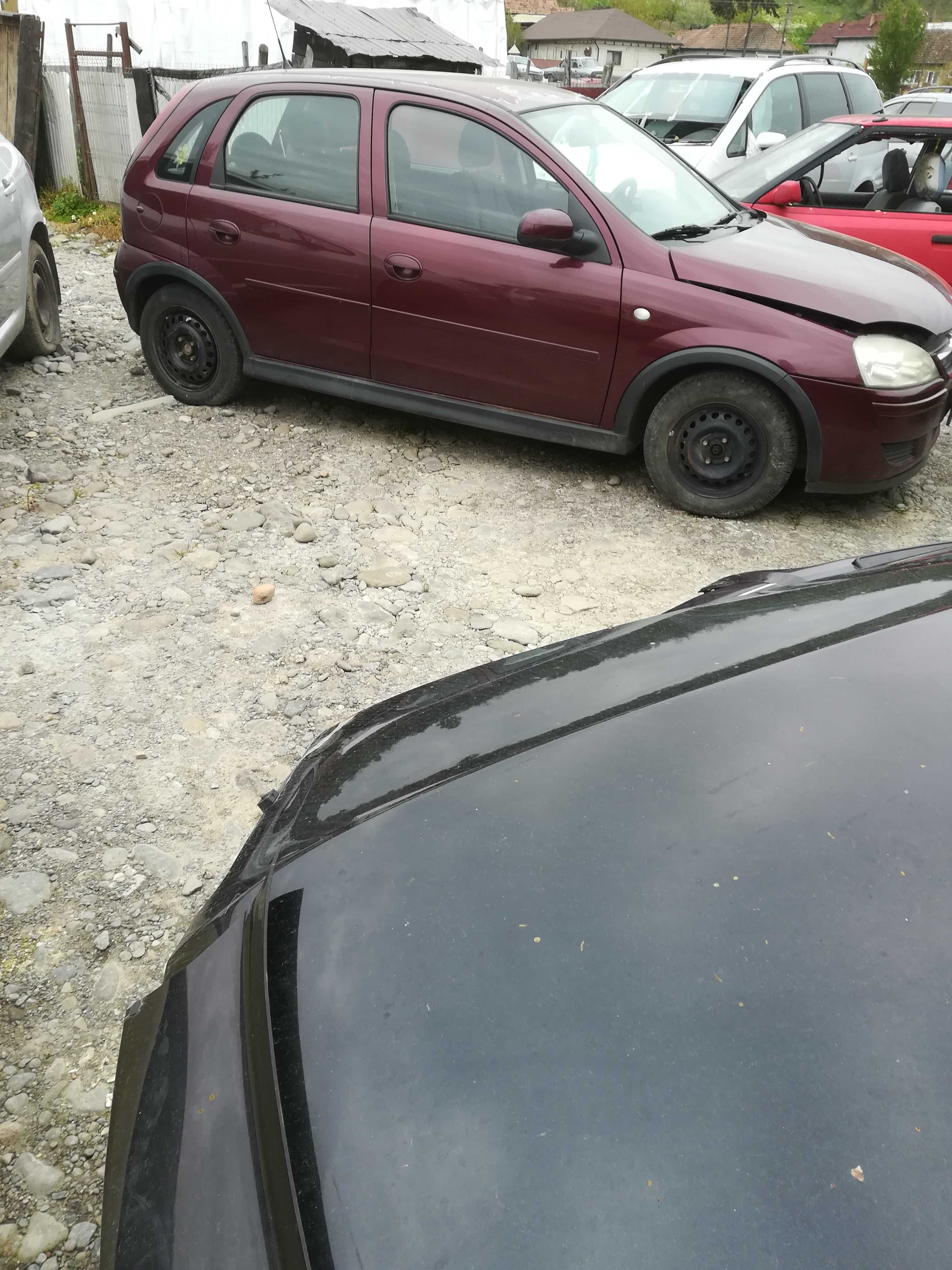 Dezmembrez/Piese Opel Corsa C 1.2 si 1.0 Benzina 2004